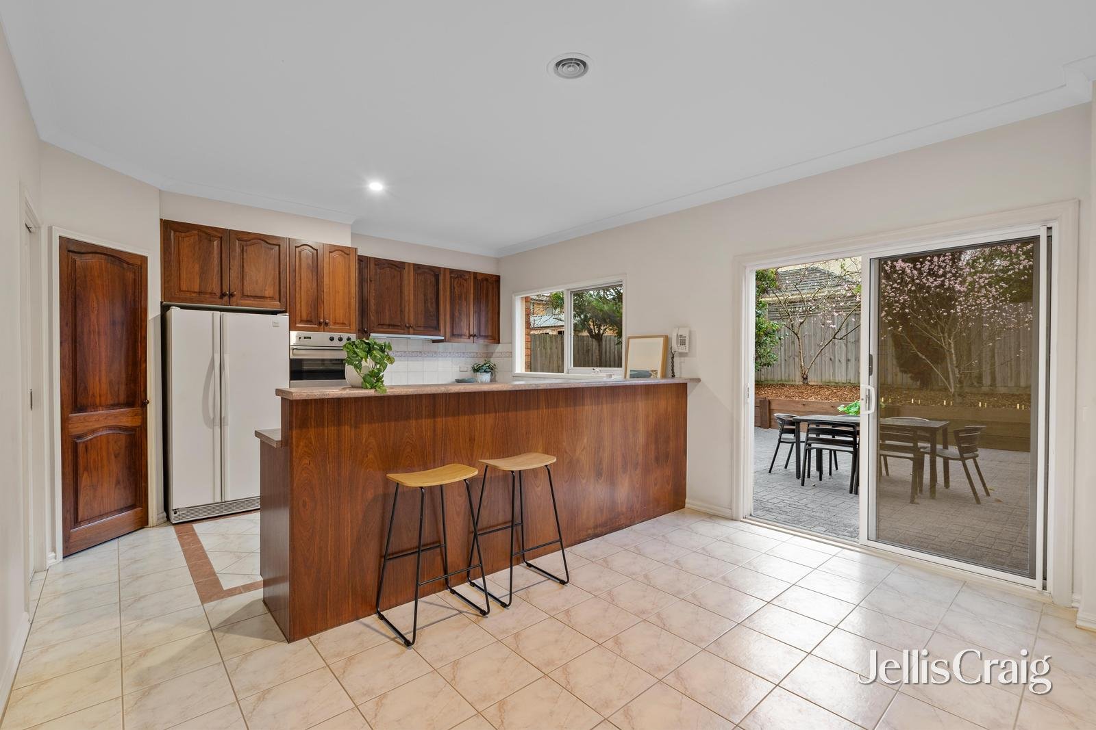 12 Epworth Court, Glen Waverley image 4