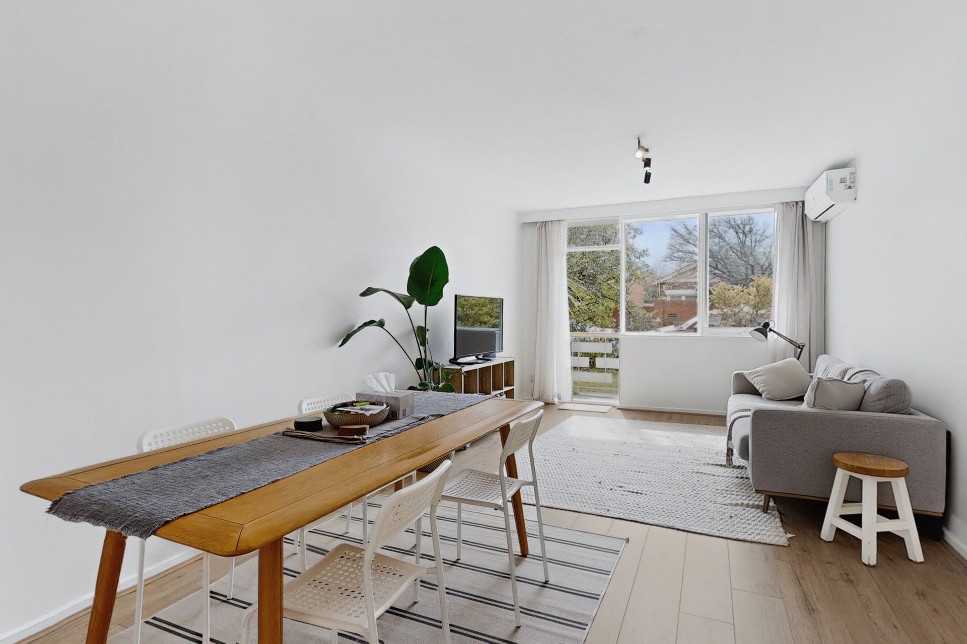 1/2 Erindale Avenue, Ripponlea image 2