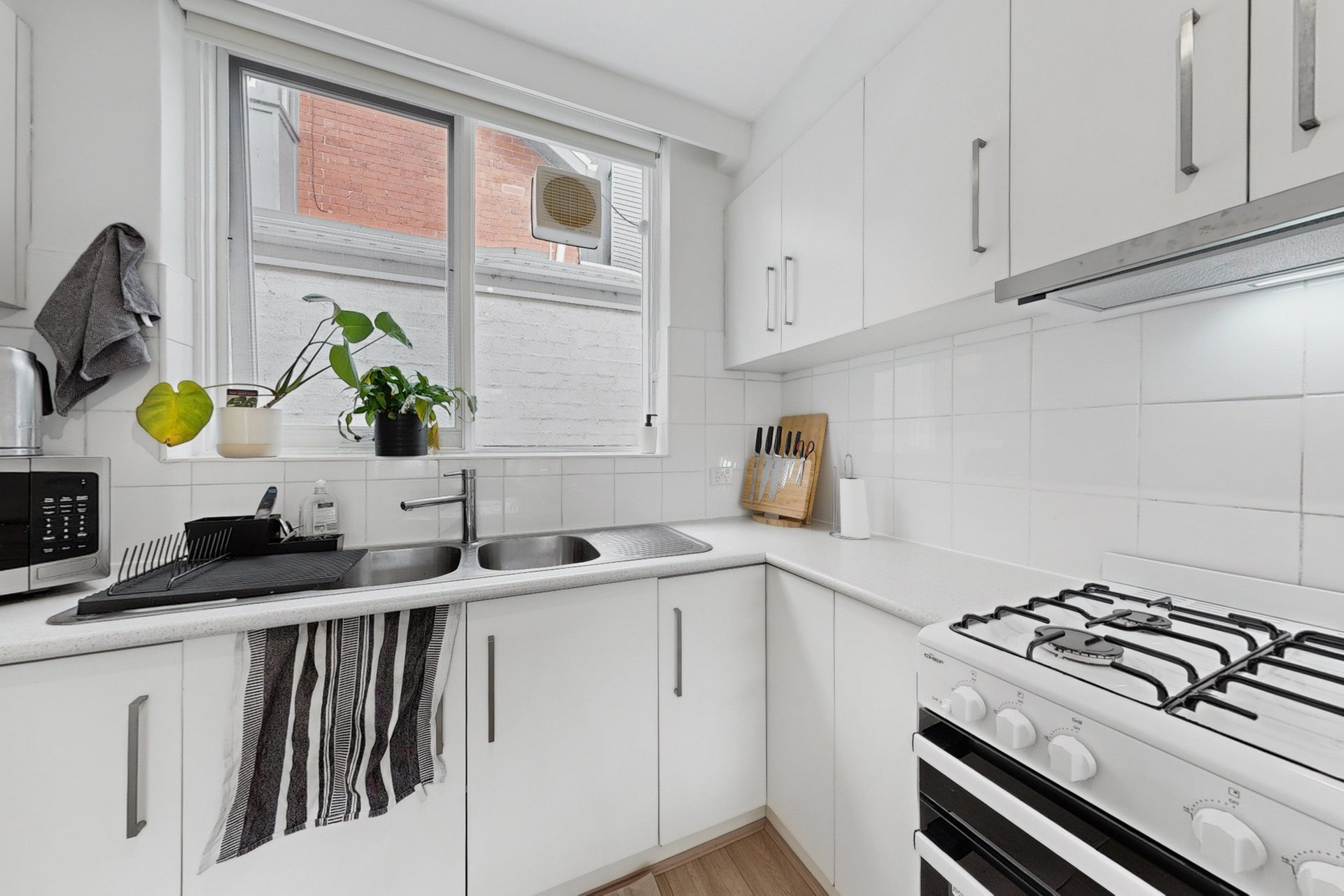 1/2 Erindale Avenue, Ripponlea image 4