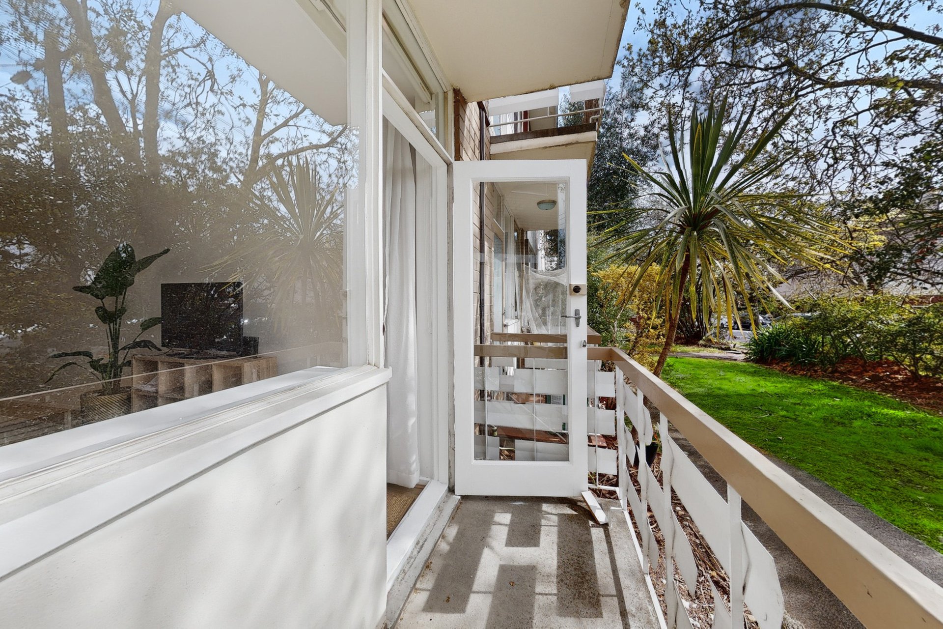 1/2 Erindale Avenue, Ripponlea image 7