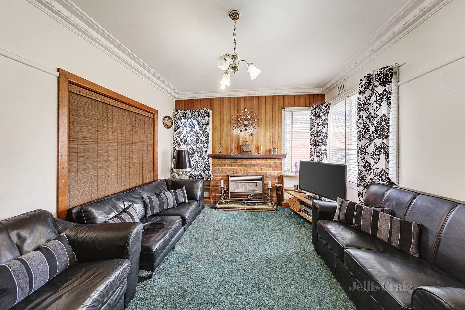 12 Erskine Avenue, Cheltenham image 5