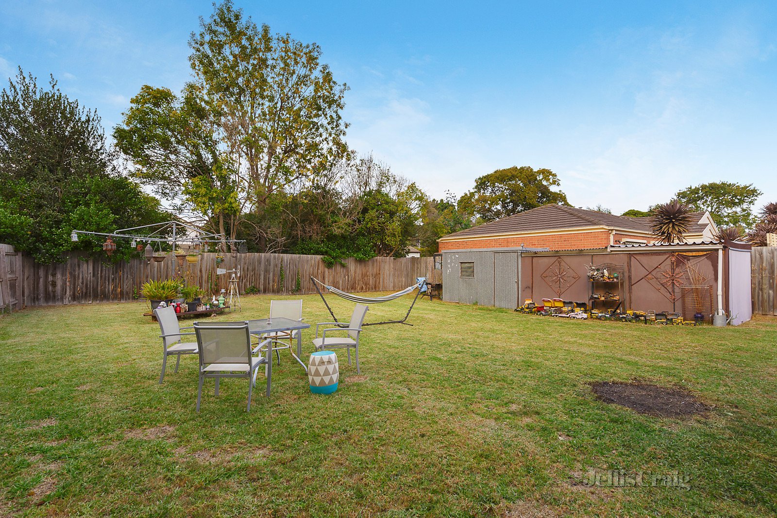 12 Erskine Avenue, Cheltenham image 6