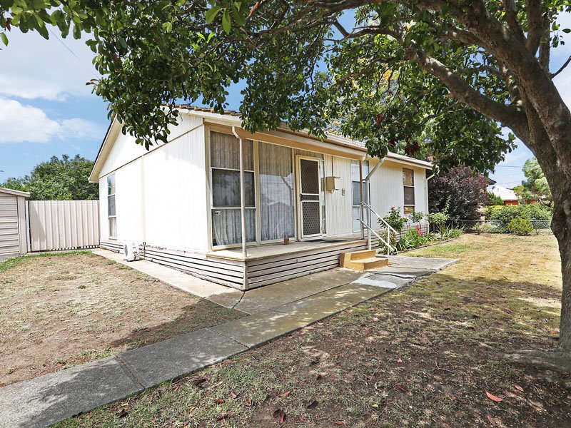 12 Eumeralla Street, Corio image 1