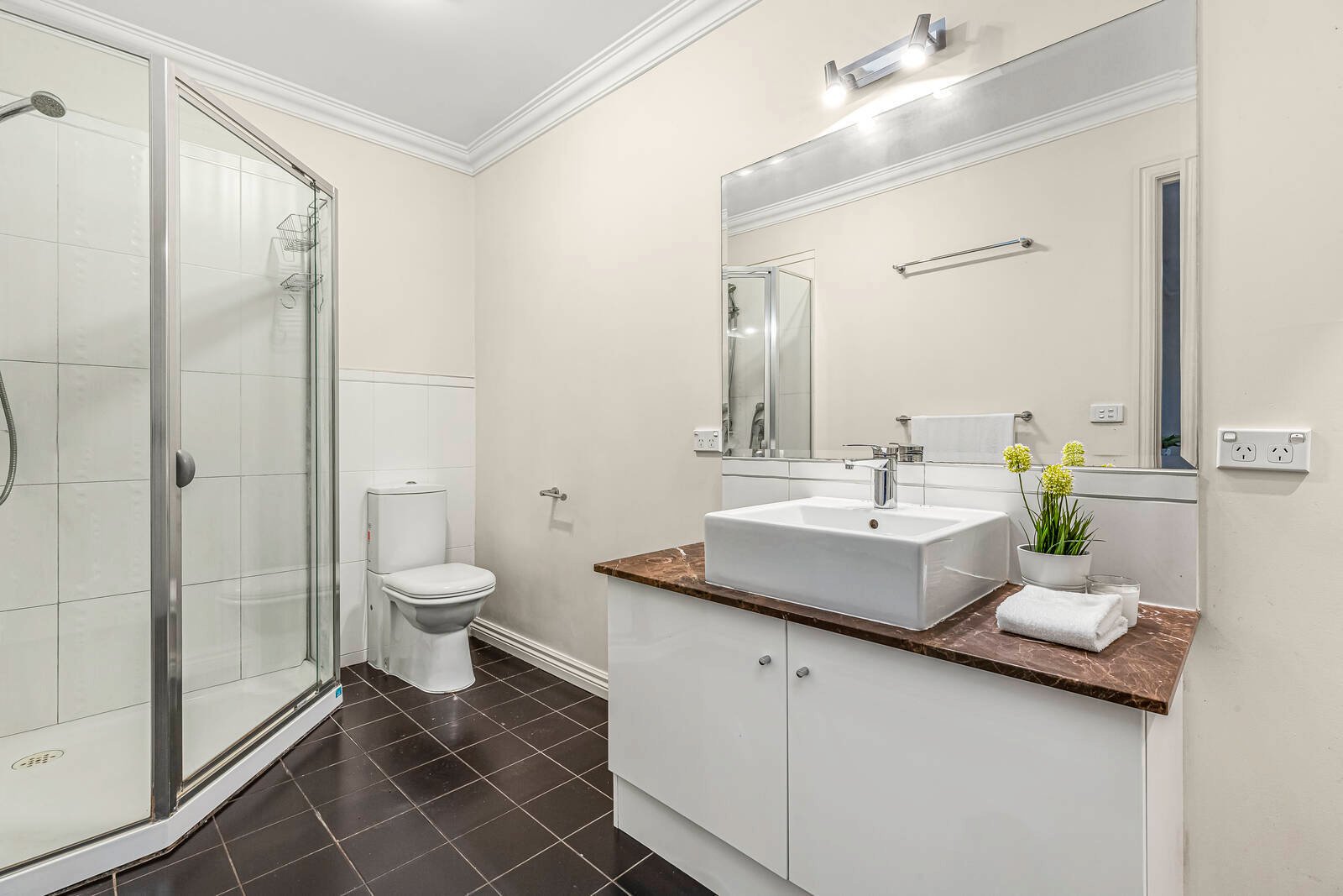 Property Gallery Thumbnail 6