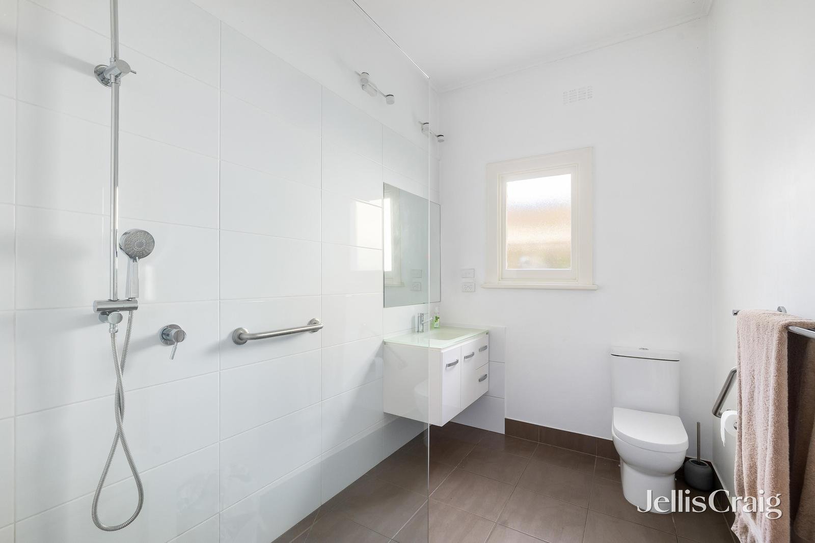 12 Evans Road, Kew image 11