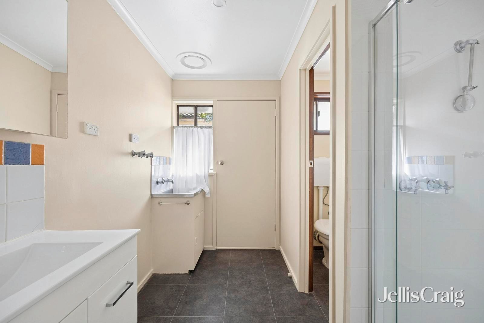 1/2 Everett Close, Herne&nbsp;Hill image 4