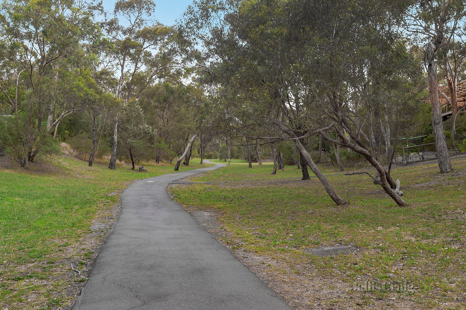 12 Fairdale Court, Eltham image 12