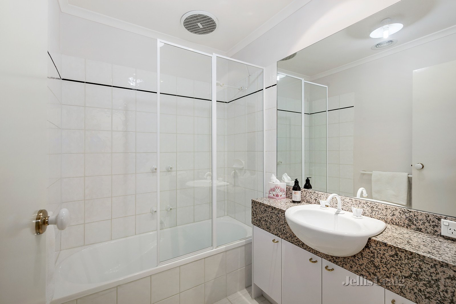 12 Forbes Place, Balwyn North image 6