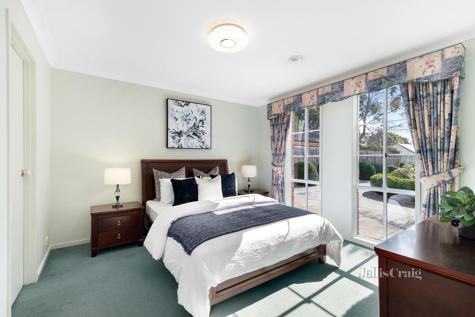 12 Forest Glen Avenue, Blackburn South image 6