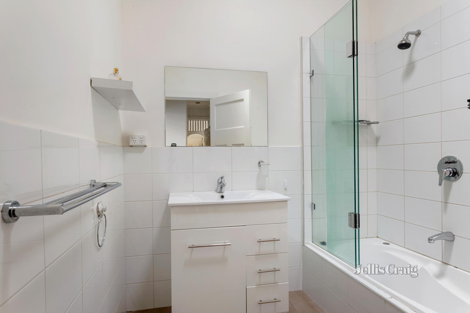 12 Forster Avenue, Malvern East image 8