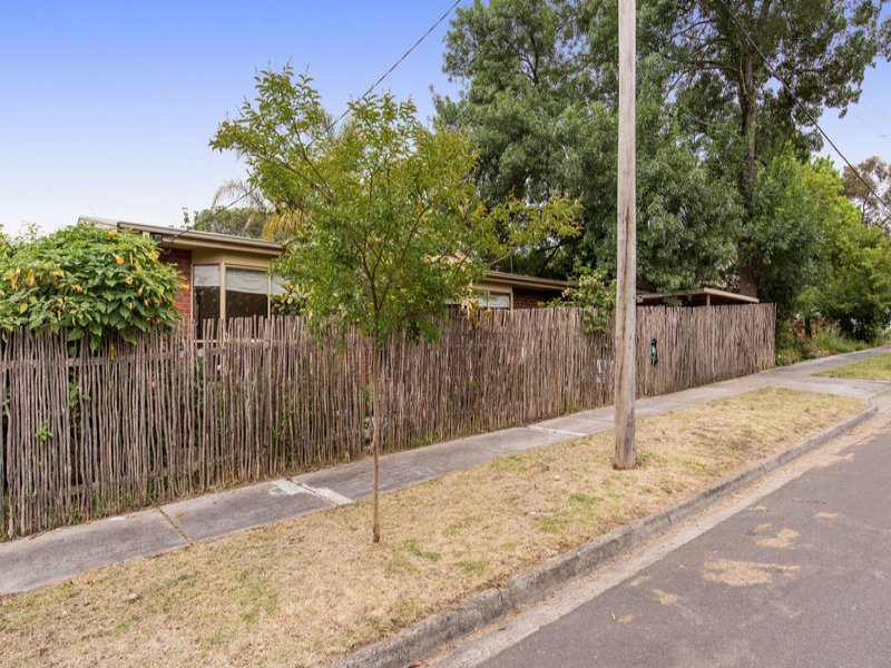 12 Fortuna Avenue, Croydon image 10