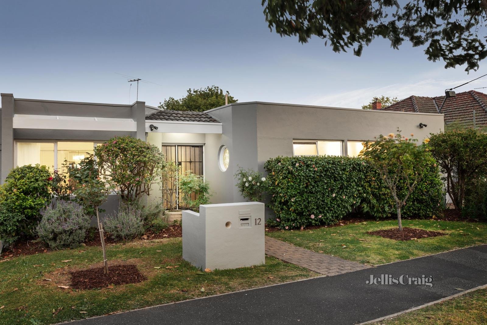 12 Fraser Street, Malvern image 1