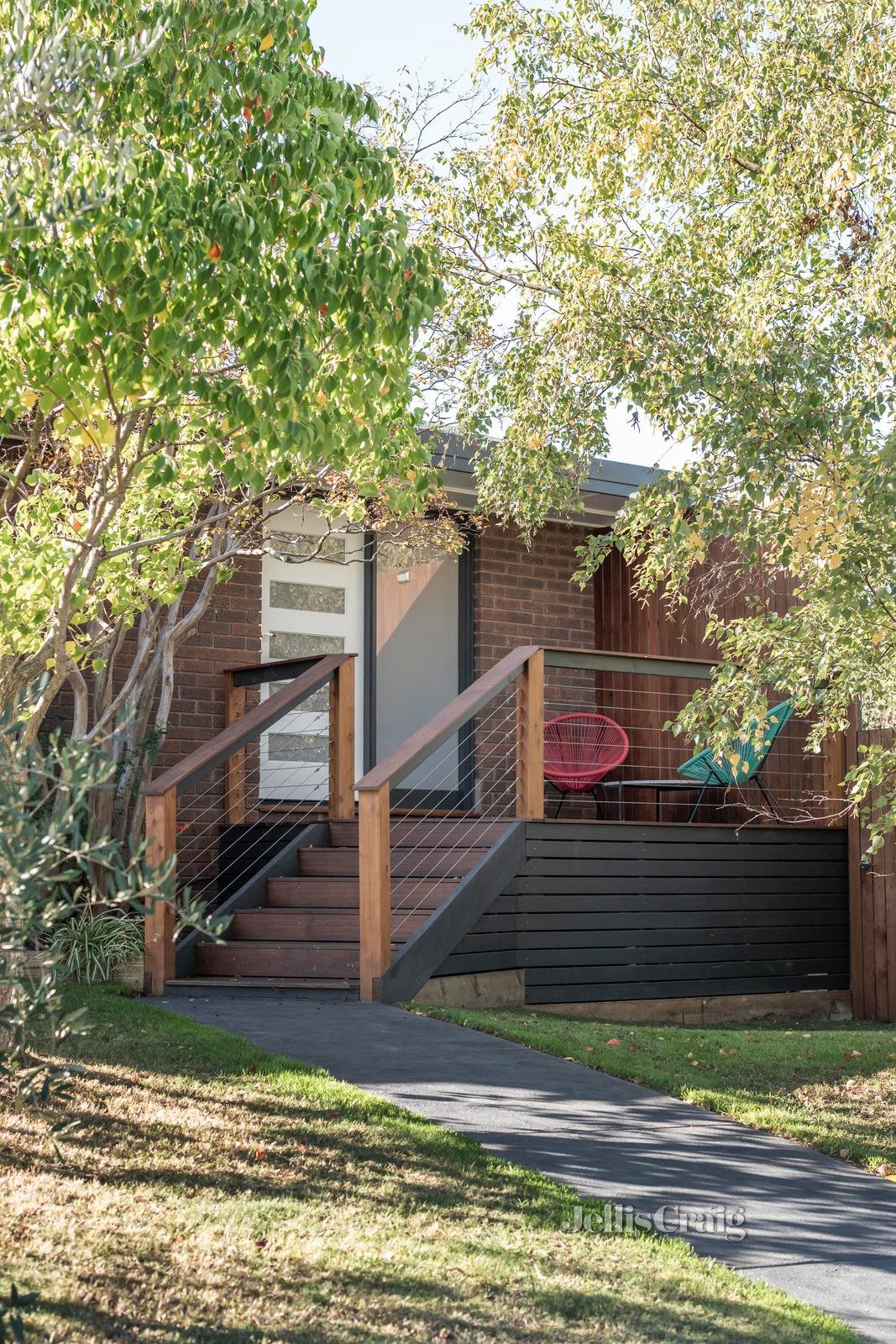 12 Gauntlet Avenue, Glen Waverley image 2
