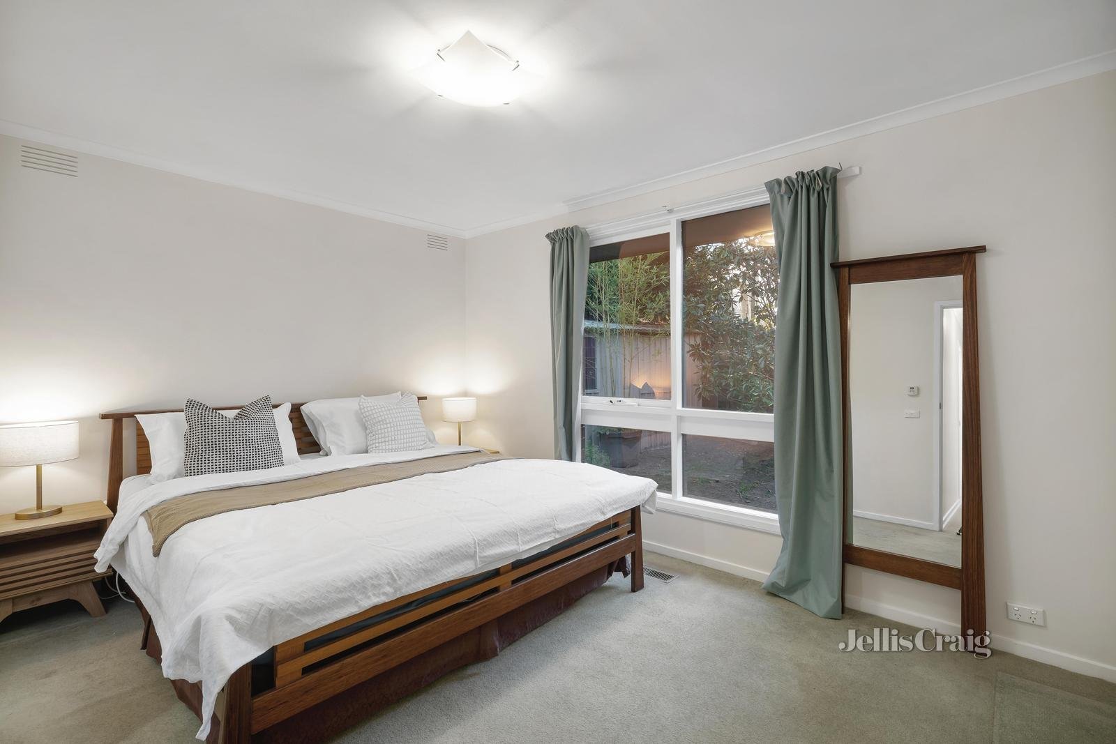 12 Gauntlet Avenue, Glen Waverley image 8