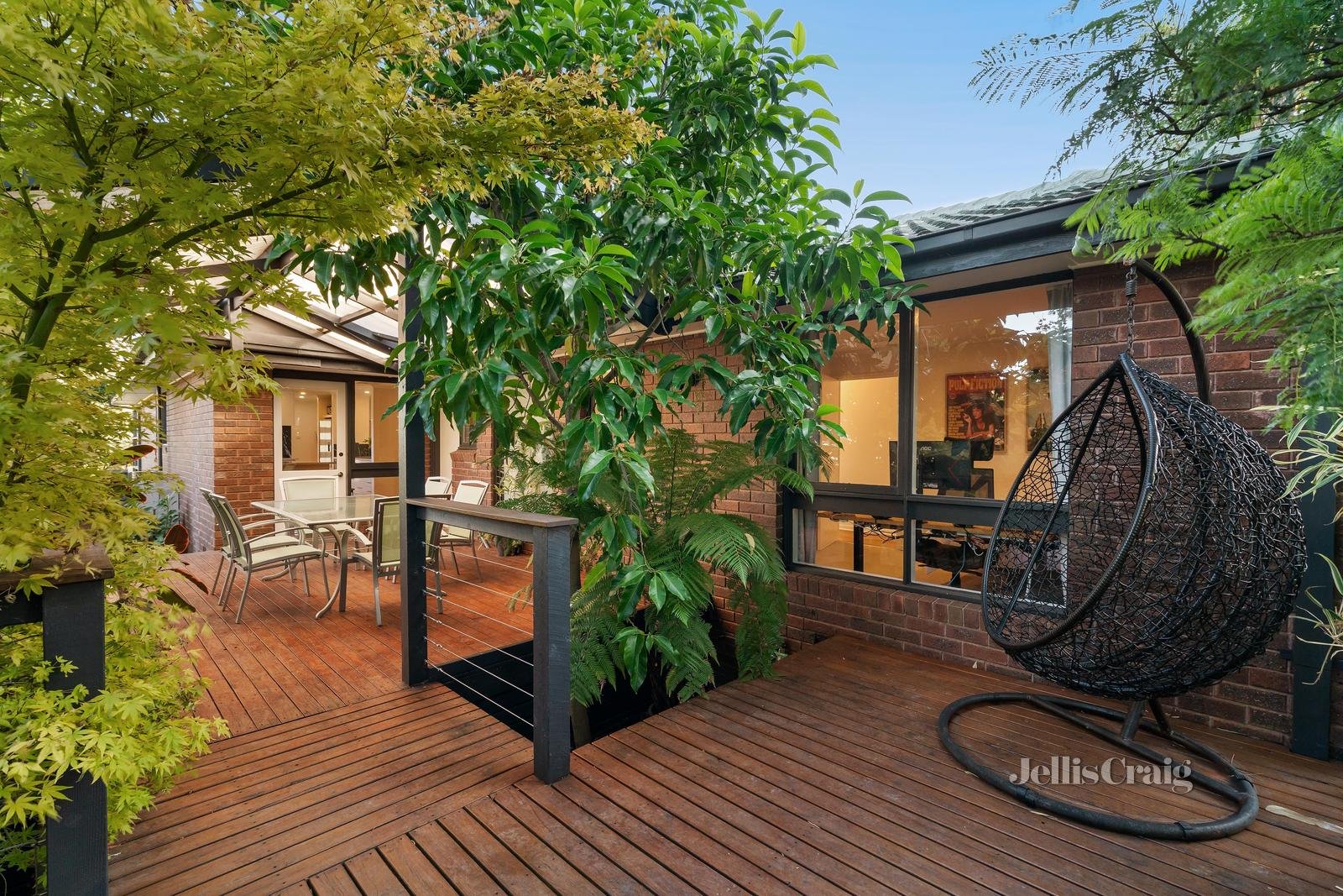12 Gauntlet Avenue, Glen Waverley image 11
