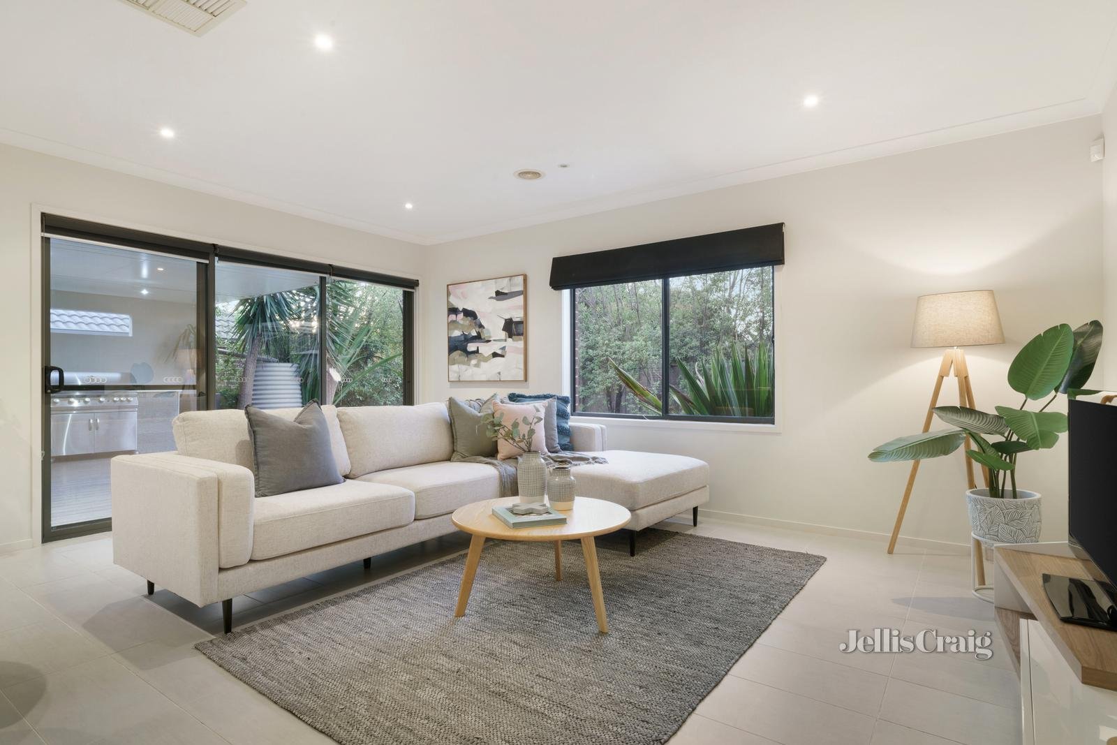12 Glass Crescent, Doreen image 3