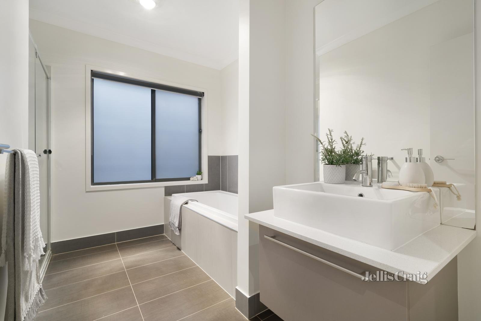 12 Glass Crescent, Doreen image 6