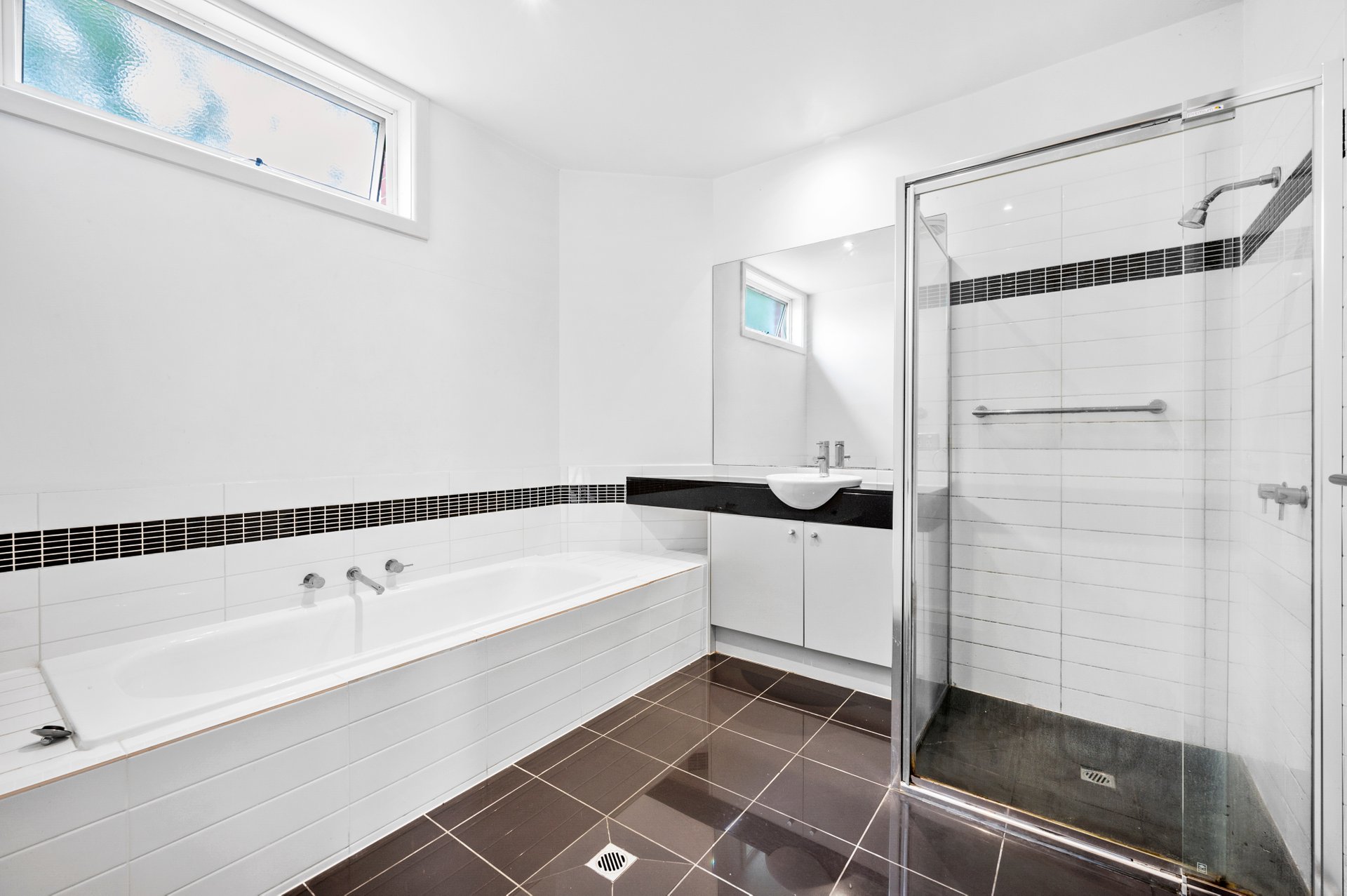 1/2 Glass Street, Essendon image 5