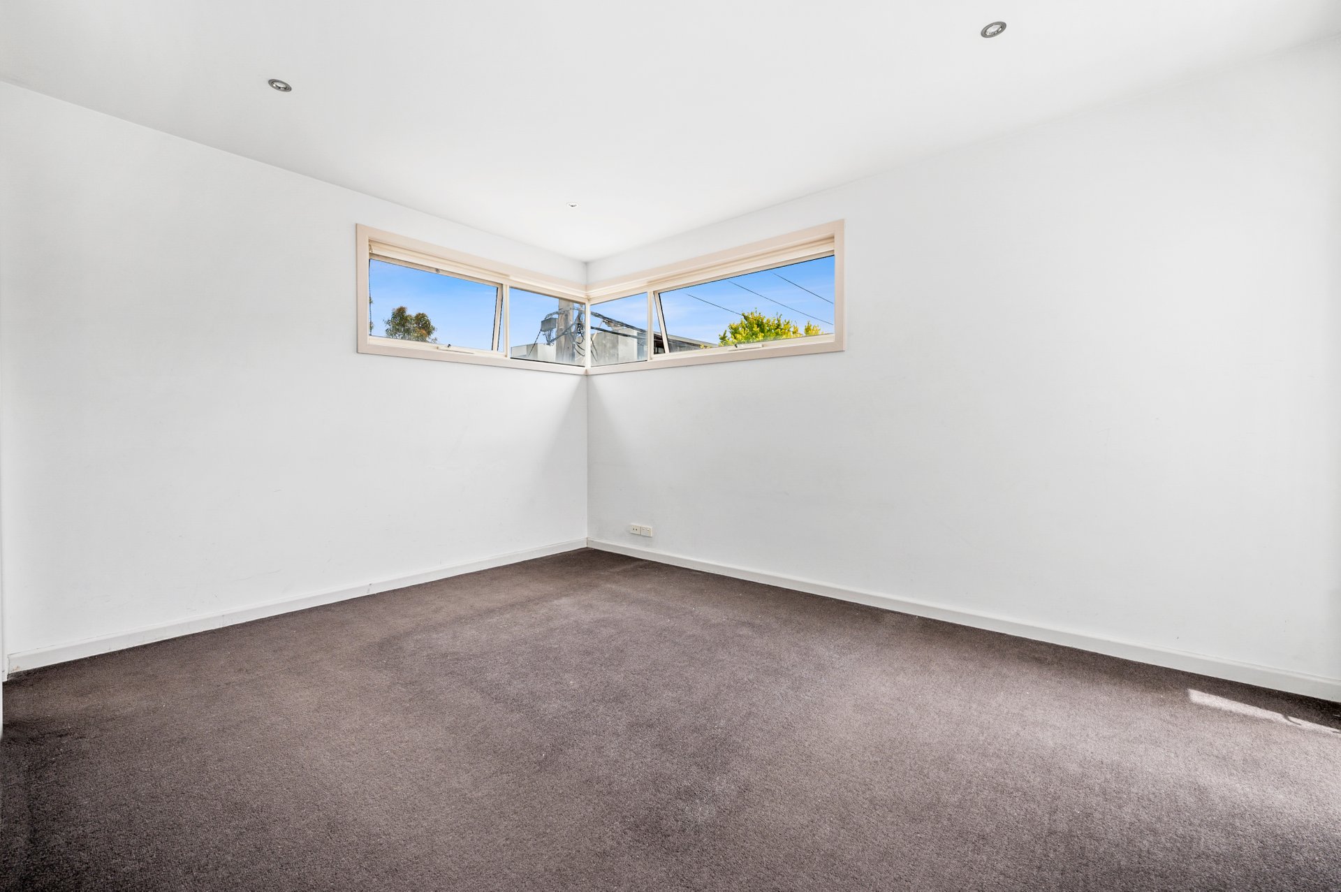 1/2 Glass Street, Essendon image 4