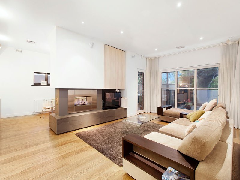 12 Glenhuntly Road, Elwood image 2