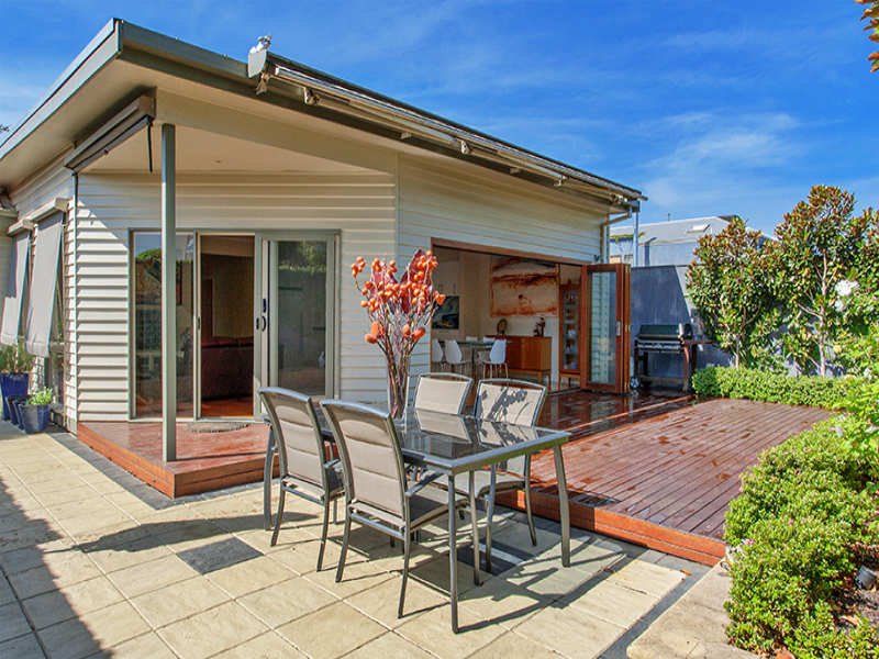 12 Gordon Parade, Yarraville image 3