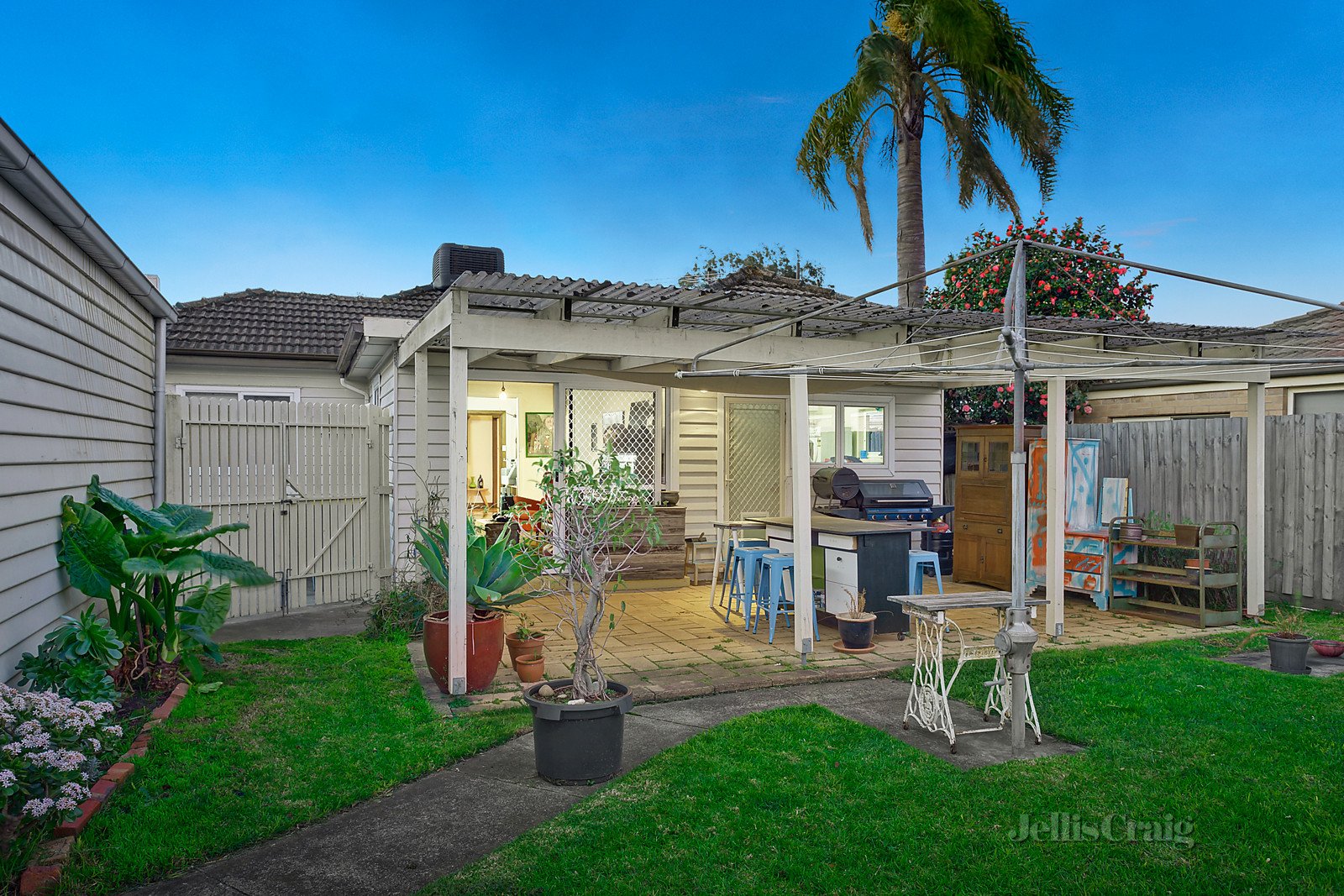 12 Gowrie Street, Bentleigh East image 8