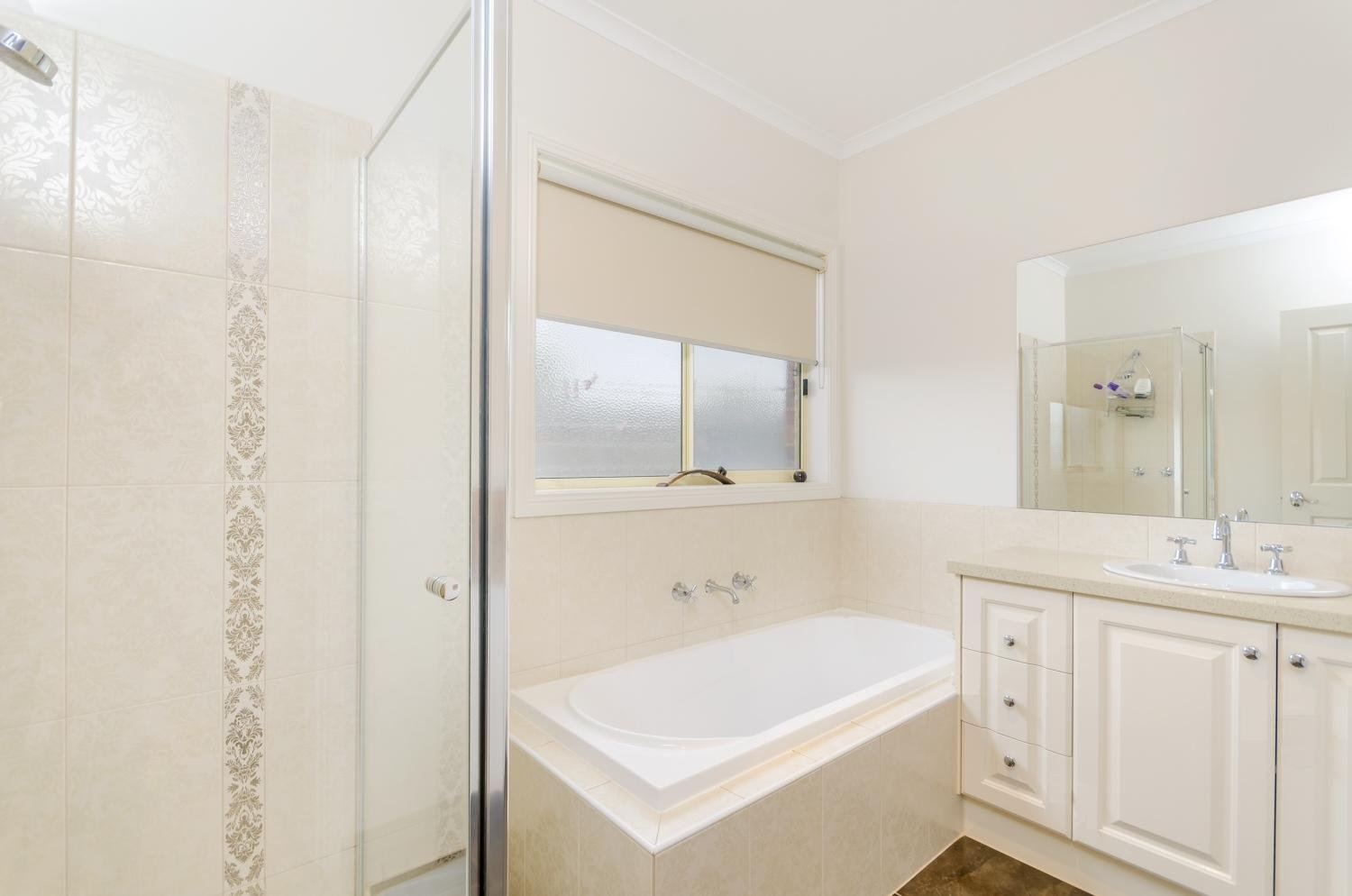 Property Gallery Thumbnail 9