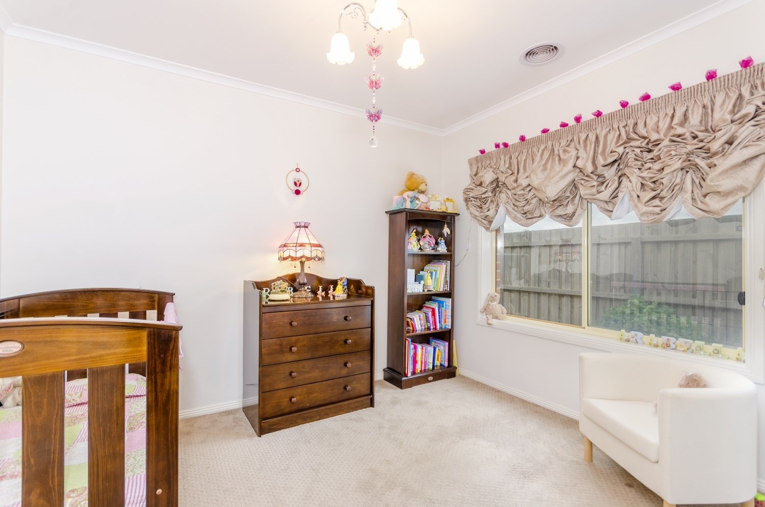 Property Gallery Thumbnail 8