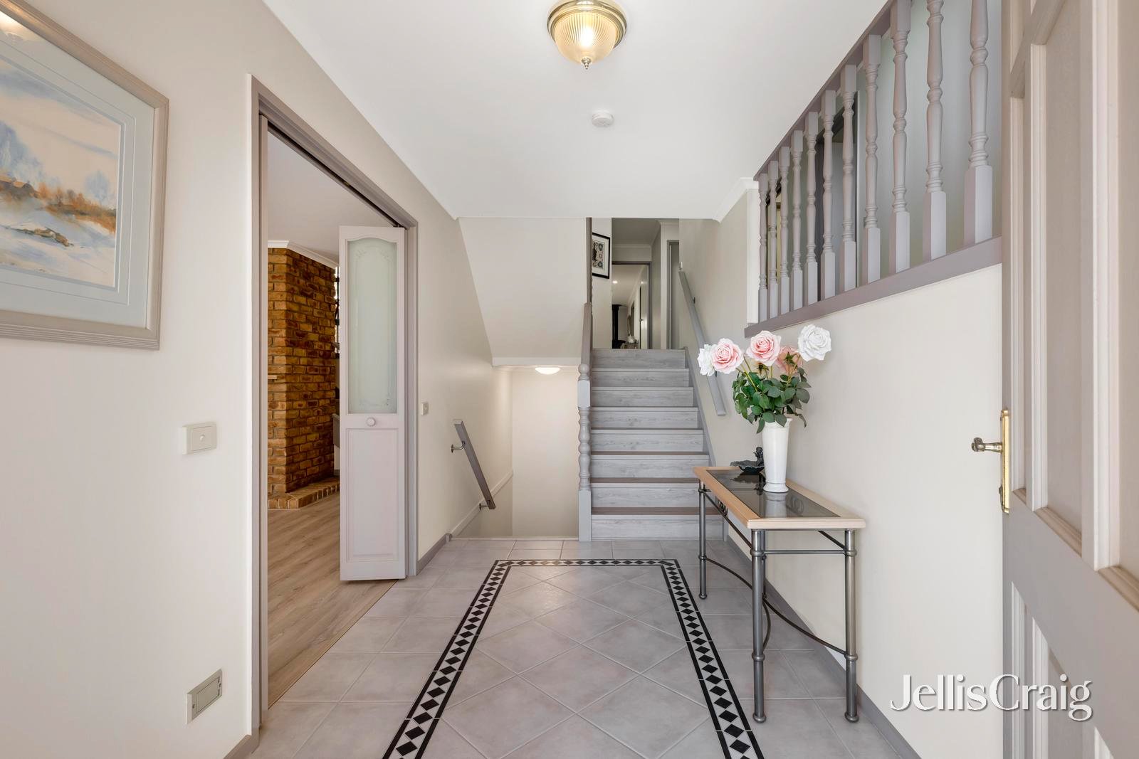 12 Great Oak Court, Mooroolbark image 2
