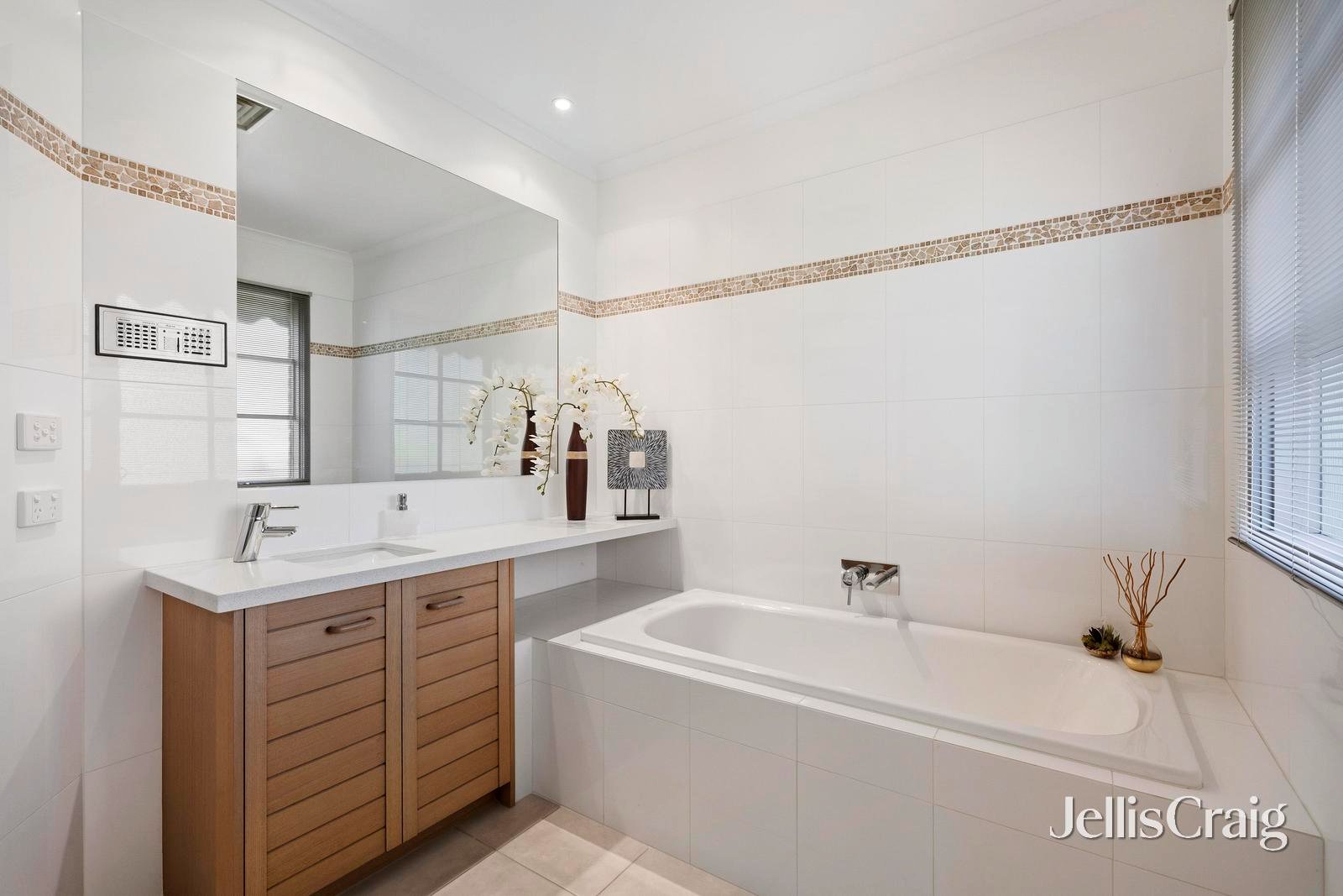 12 Great Oak Court, Mooroolbark image 18