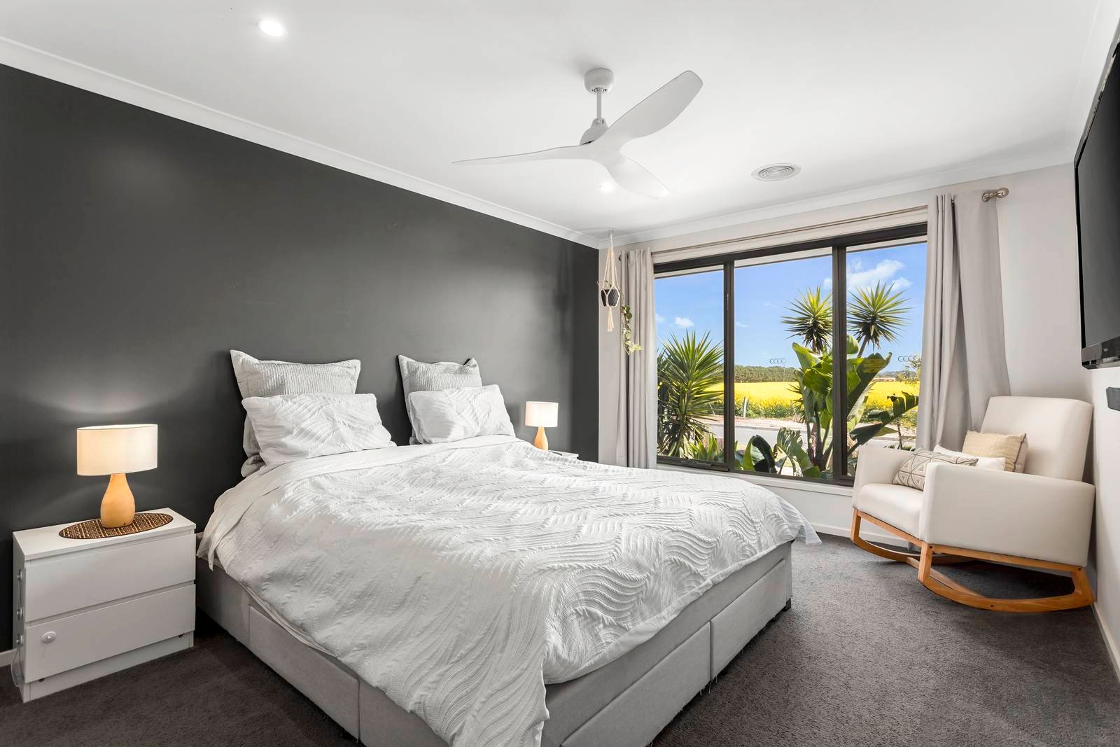 Property Gallery Thumbnail 8