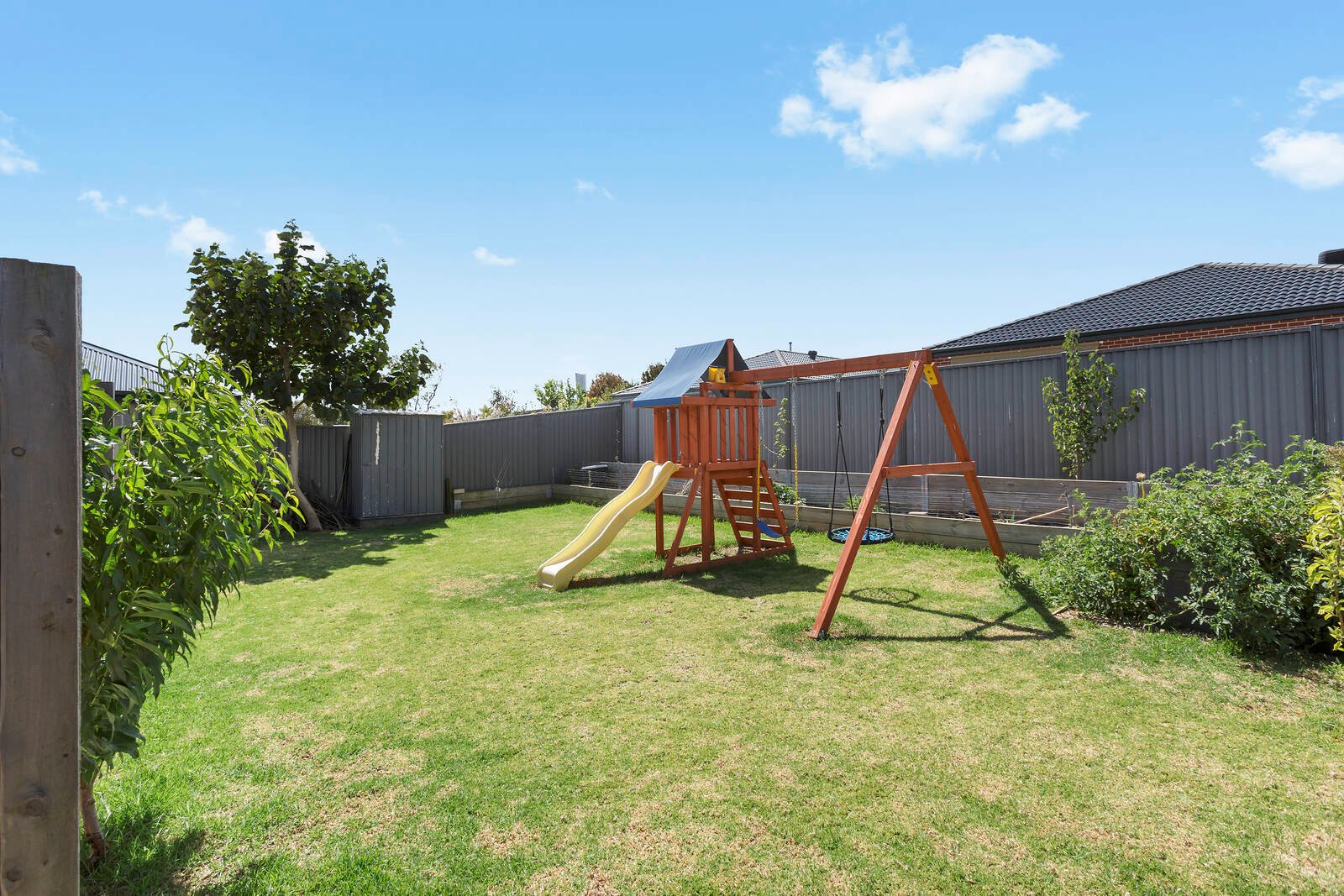 Property Gallery Thumbnail 9