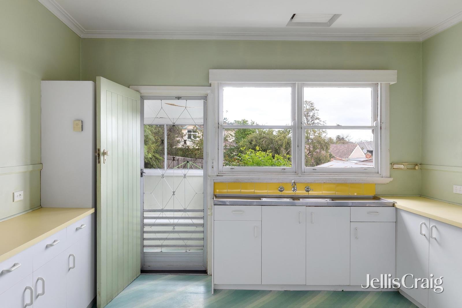 12 Greville Road, Rosanna image 6