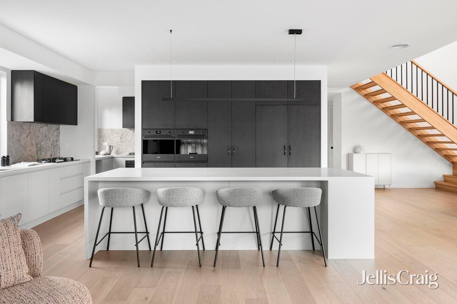 12 Grove Road, Rosanna image 5