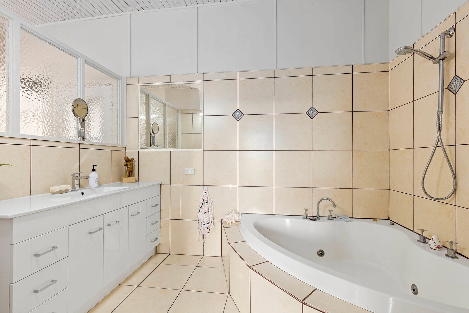 Property Gallery Thumbnail 10