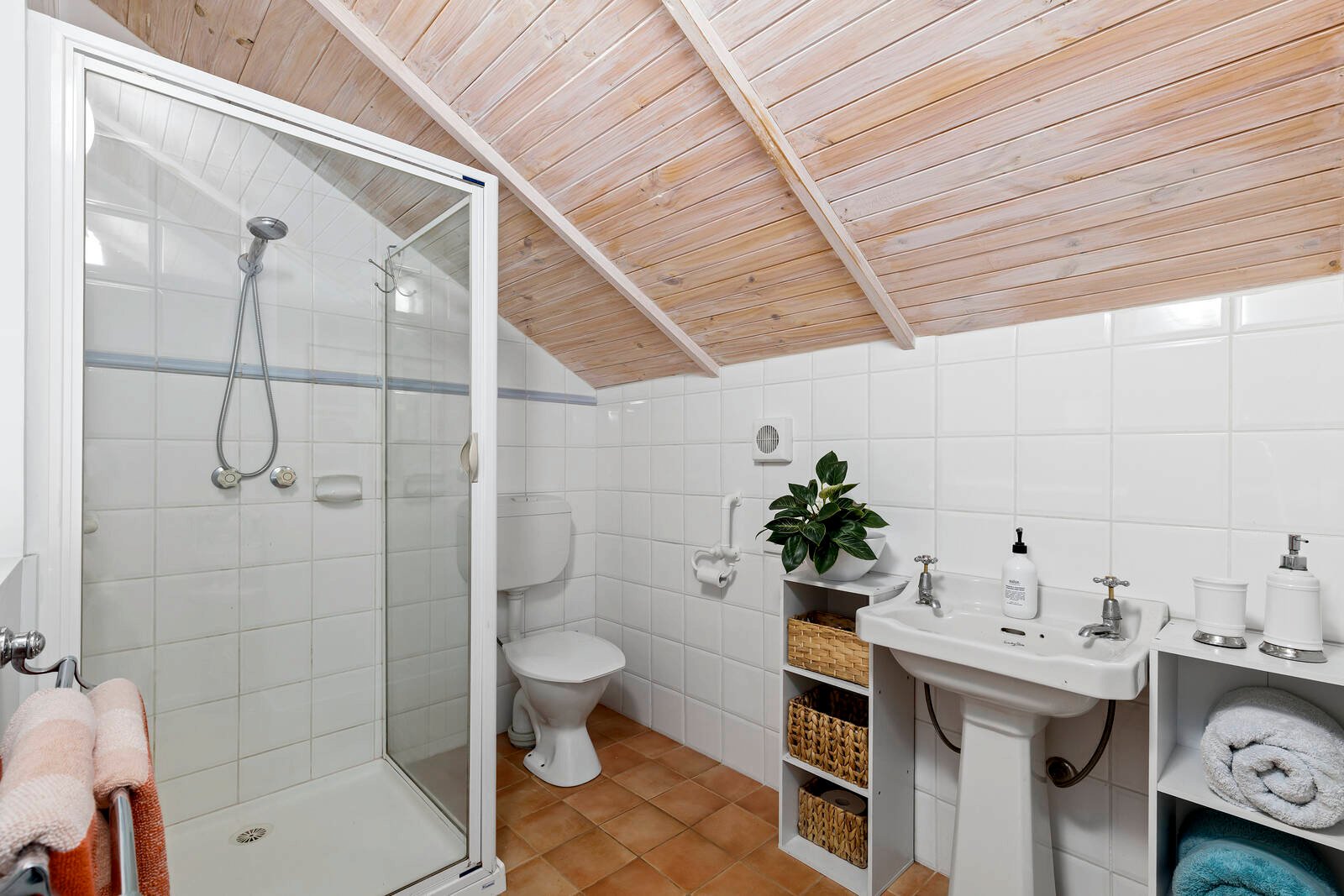 Property Gallery Thumbnail 16