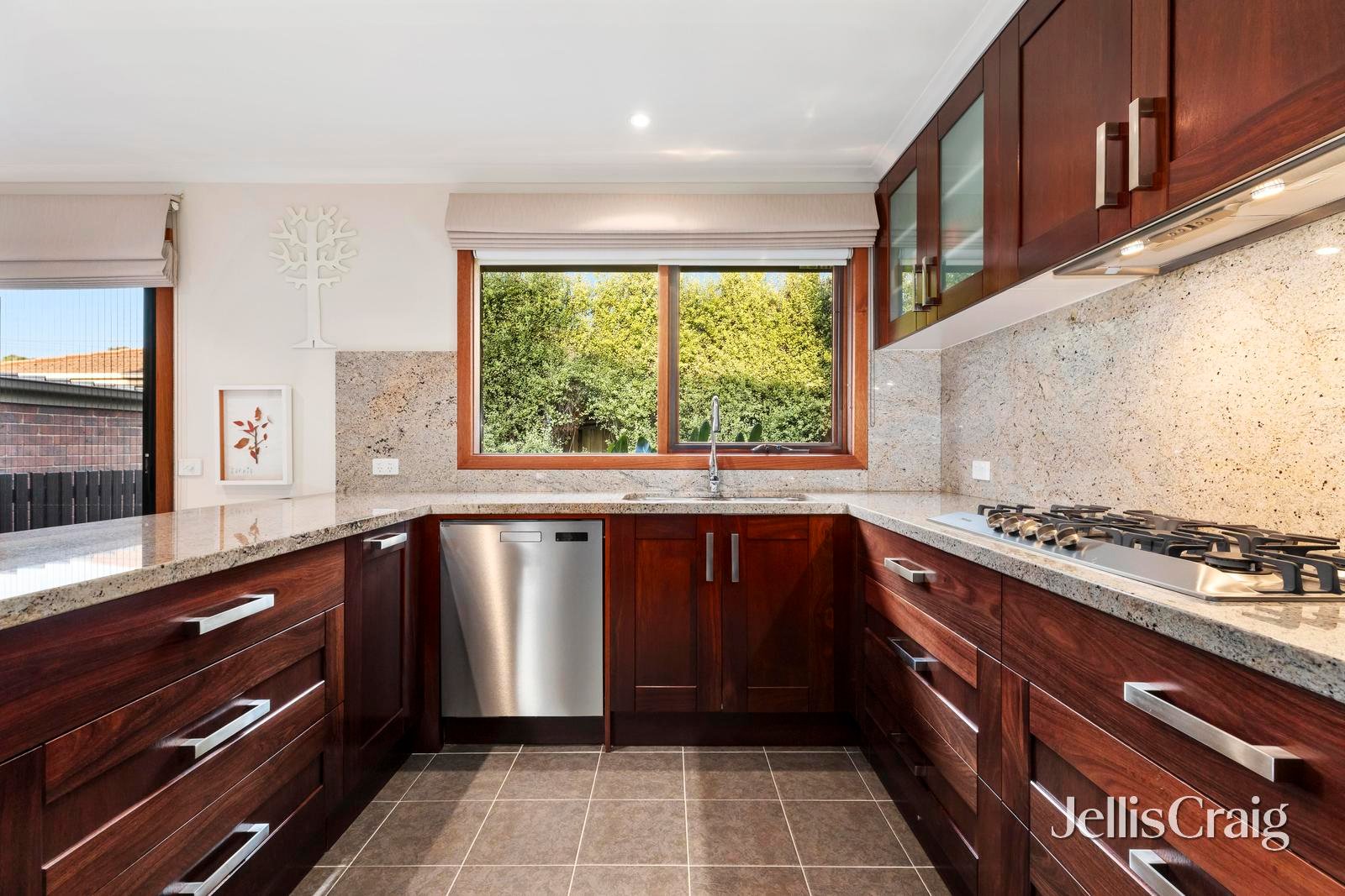 1/2 Hammence Street, Glen&nbsp;Waverley image 8