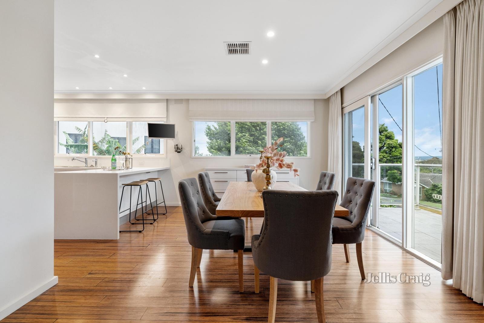 12 Hanwell Court, Glen Waverley image 5