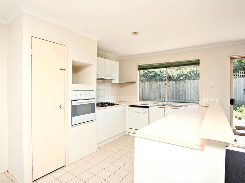 12 Happy Valley Court, Rowville image 2