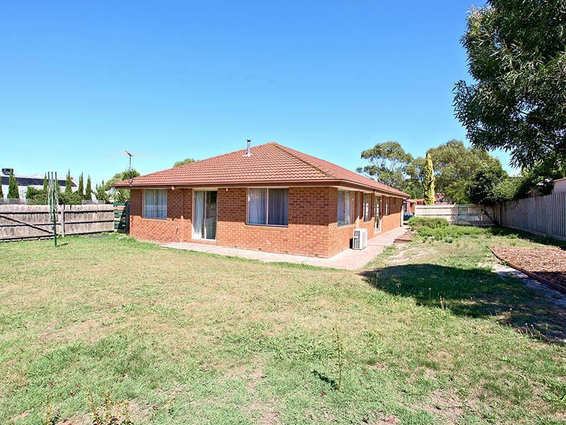 12 Happy Valley Court, Rowville image 5