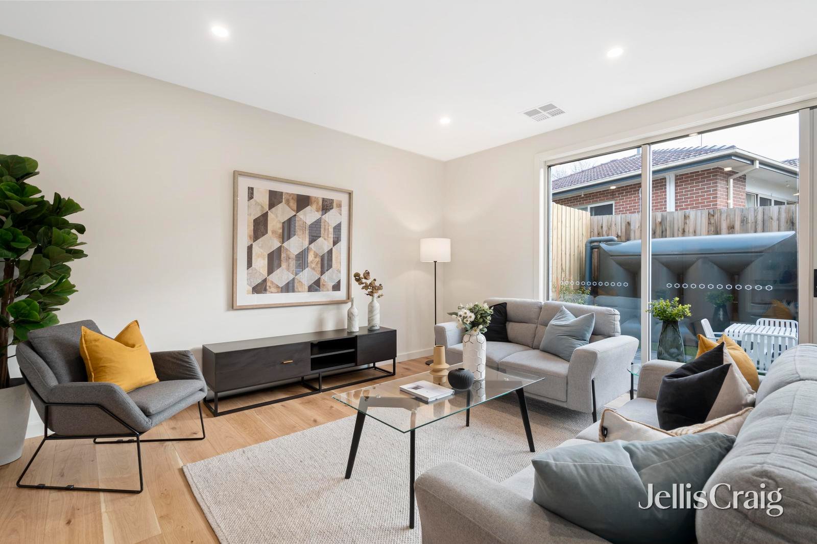 1/2 Harrison Street, Mitcham image 2
