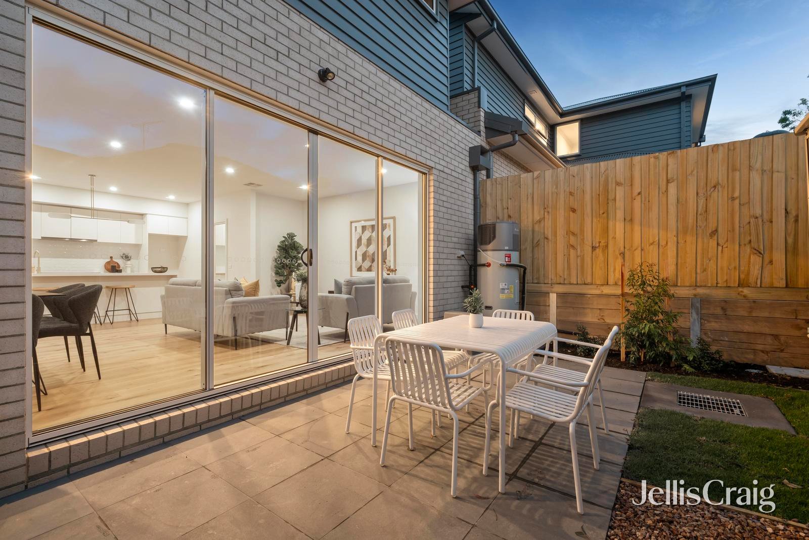 1/2 Harrison Street, Mitcham image 17
