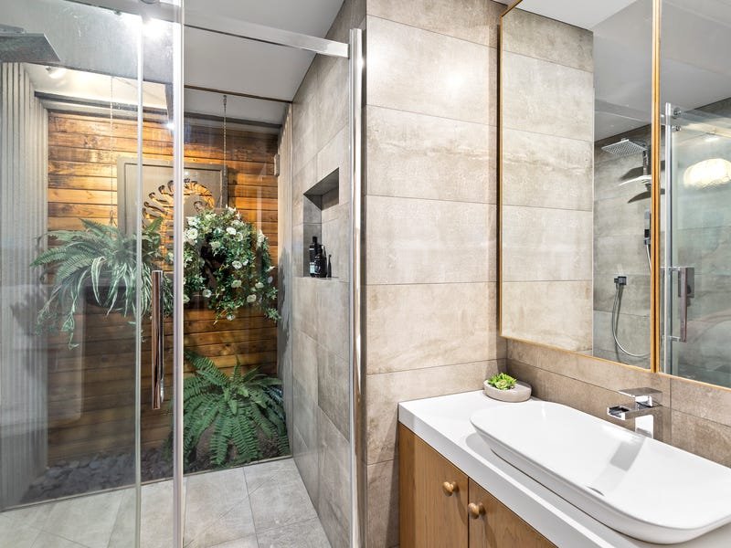 Property Gallery Thumbnail 12