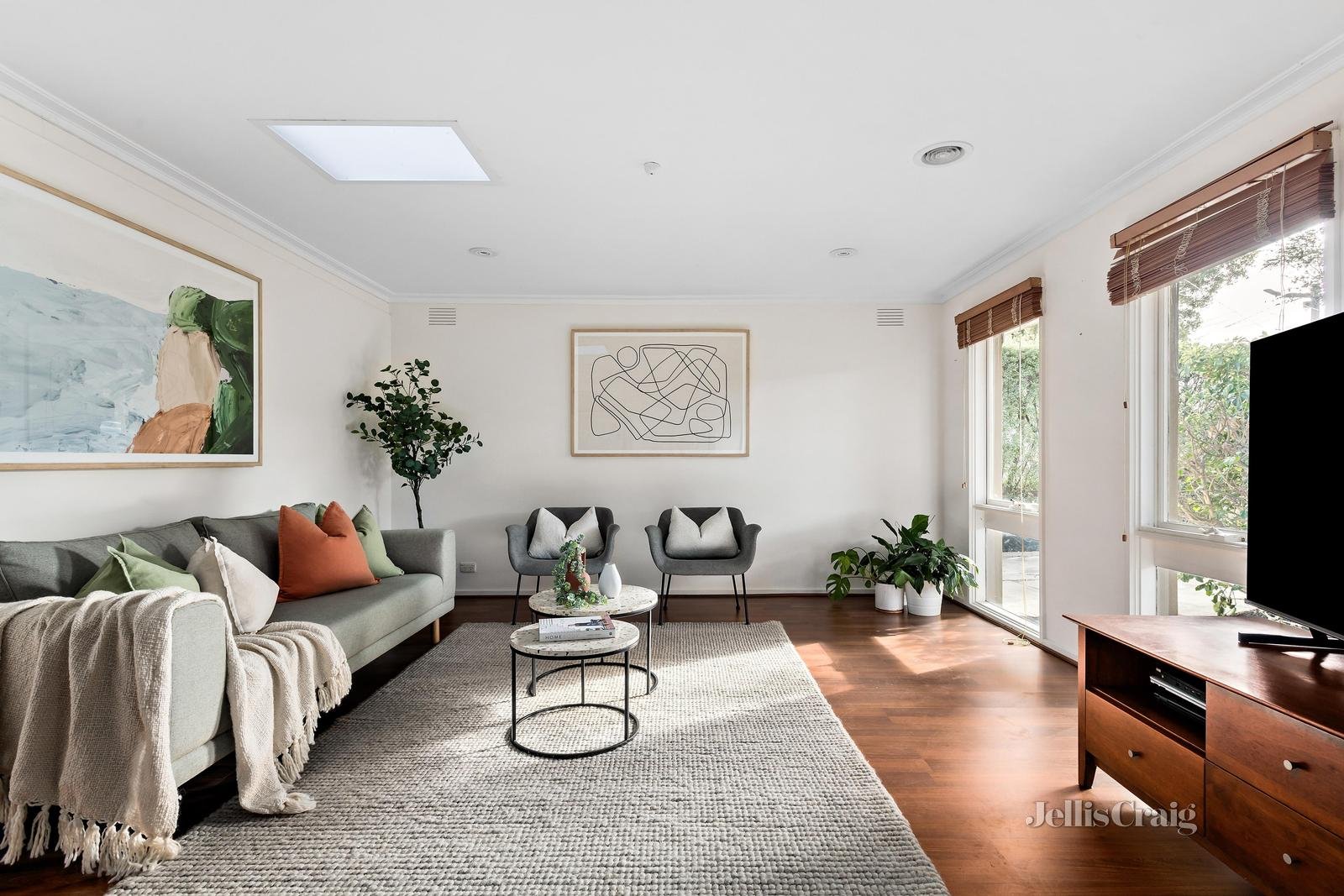 12 Hibiscus Avenue, Cheltenham image 2