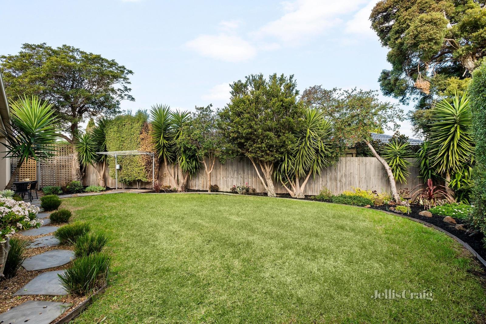 12 Hibiscus Avenue, Cheltenham image 18