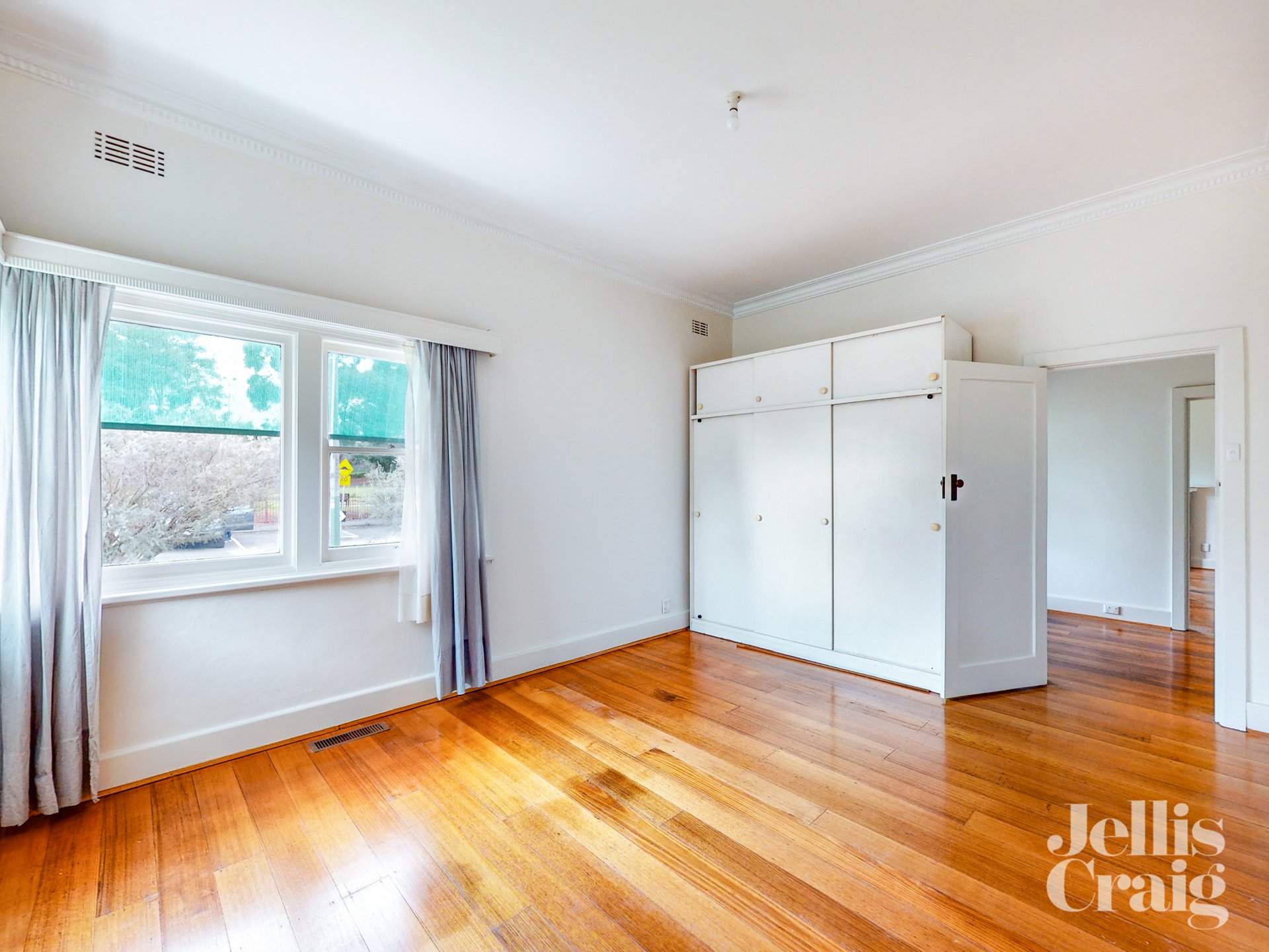 12 Higgins Road, Bentleigh image 4