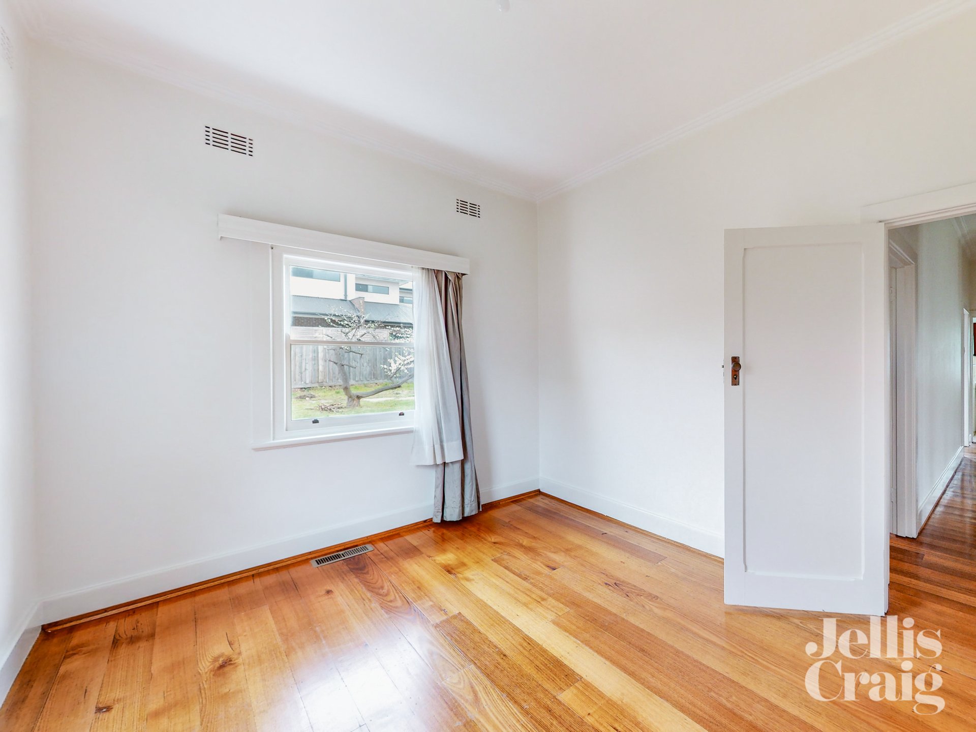 12 Higgins Road, Bentleigh image 5