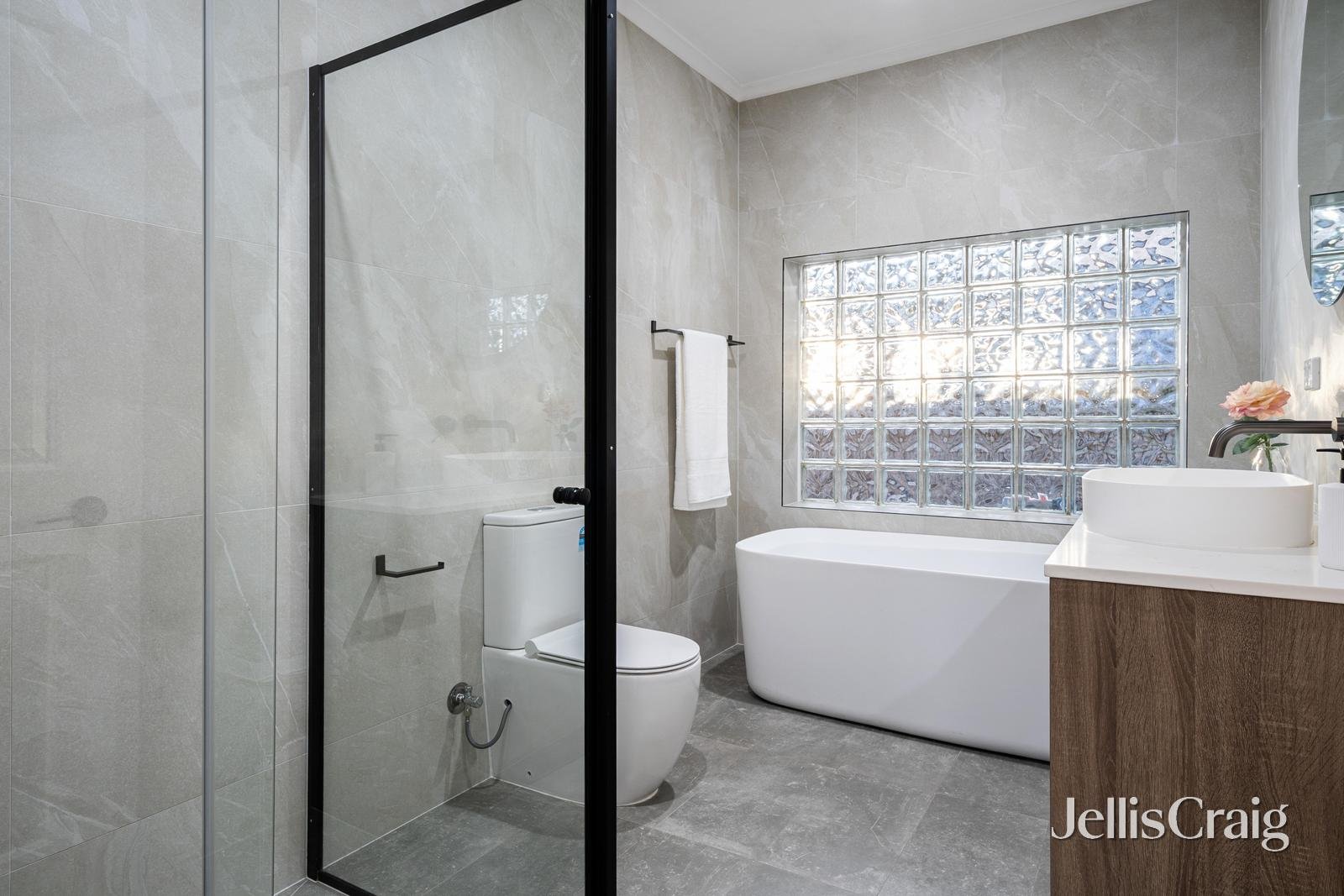 12 Highview Road, Bentleigh East image 12