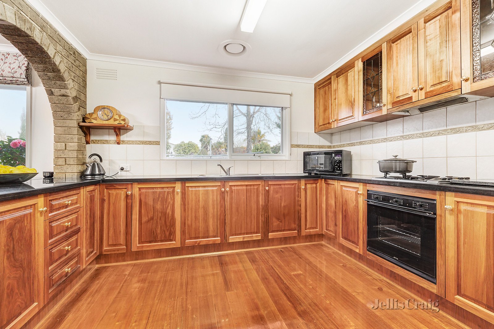 12 Hill View Parade, Templestowe Lower image 3