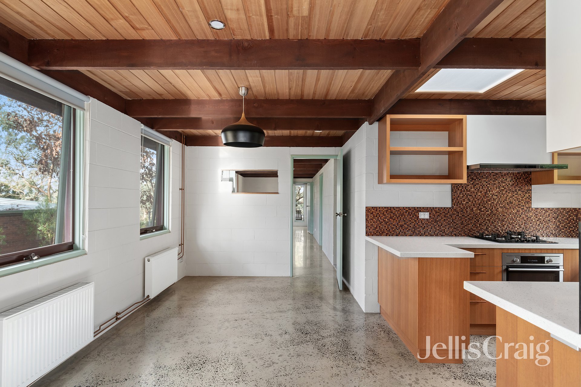 12 Hillcrest Road, Eltham North image 1